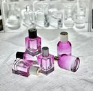 ペールピンク パリ色のボトルと蓋の組合せイメージ