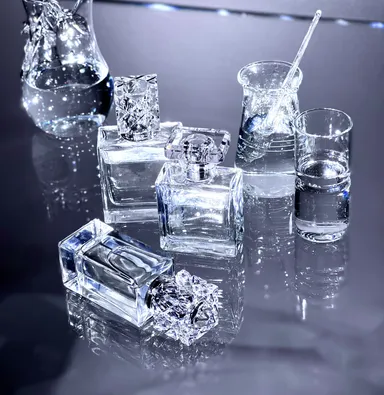 クリスタルクリアー色のボトル