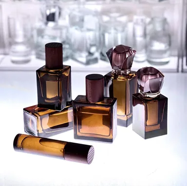 ルビーブラウン色のボトル