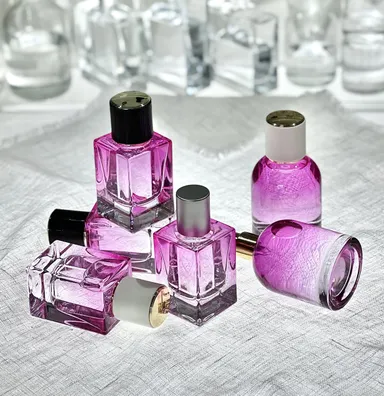 ペールピンク パリ色のボトル