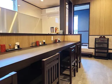 店内カウンター