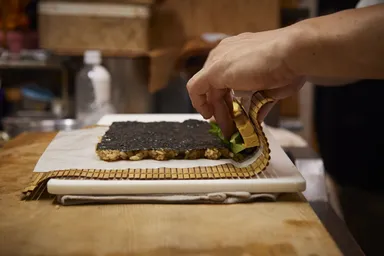 丸々1本うなぎ棒寿司　巻き (1)