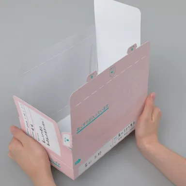 薬局：箱を起こして