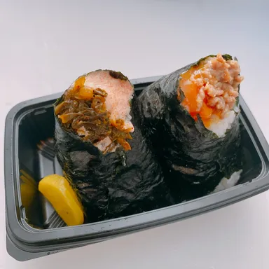 高菜明太マヨ(左)　牡蠣醤油卵黄豚そぼろ(左)