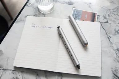 Pen S ミニ シルバー 使用イメージ