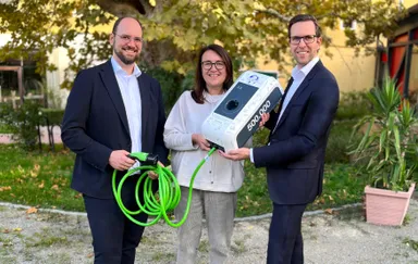 500,000番目のウォールボックスを受け取った国際気候会議「Schwarzenegger Climate Initiative」のディレクターMonika Langthaler氏