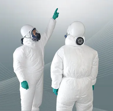 【クールブローウェアCB1　使用例】(ヘルメット、マスク及び手袋は製品に含まれません)