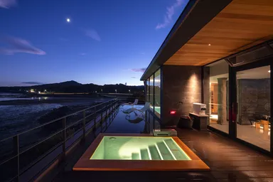 水風呂と整いスペース