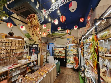 天井吊りのマグロ