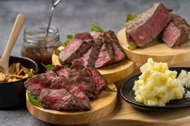 溶岩焼きステーキ(盛り合わせ)