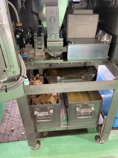 揚げカス搾り機(内部)