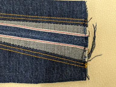 セルビッチデニムの「赤耳」