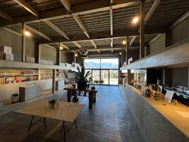 MANGOSTEEN BOTTLE SHOP 2