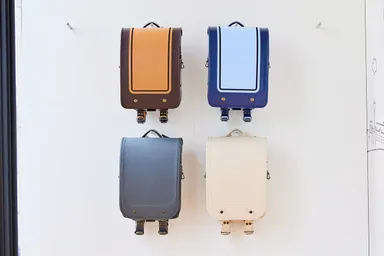 単独展示会・POPUPストア限定モデルを販売