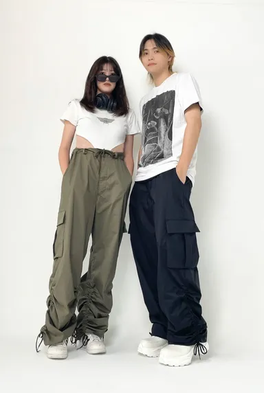 Tシャツ×ロングパンツ