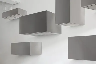 横幅と高さを10mm単位でオーダーすることができる『オーダーレンジフード』