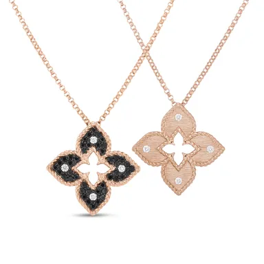 〈ヴェネチアン プリンセス〉リバーシブルネックレス　片面はホワイトダイヤモンド、もう片面はホワイトダイヤモンドとブラックダイヤモンドが配され、異なる雰囲気が楽しめるネックレス。K18ローズゴールド・ダイヤモンド(ホワイト、ブラック)、長さ45cm　￥583,000(税込)