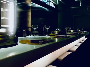 様々なシーンに合わせた、シックな空間を演出