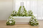 自宅葬専用花祭壇「こもれび」_日比谷花壇