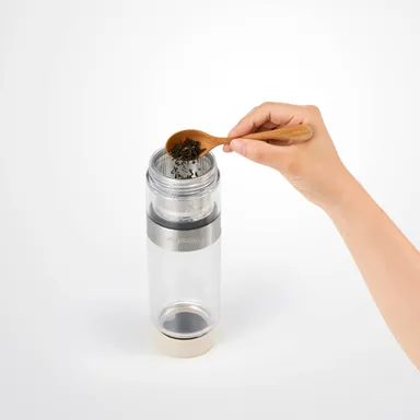 STEP1) 茶葉を入れる