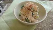 鶏ささみのサラダ(ピリッと旨辛ベーコンマヨ)