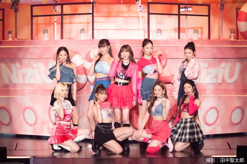 【MUSIC ON! TV（エムオン!）】
9人組ガールズグループ、NiziU
2022年に行われた自身初の全国ツアーから、
Aichi Sky Expo公演の模様を
3/25(土)に独占初放送！
プレゼントキャンペーンも実施決定！