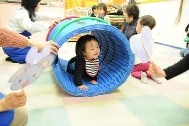 トンネルくぐってねずみの国へ！