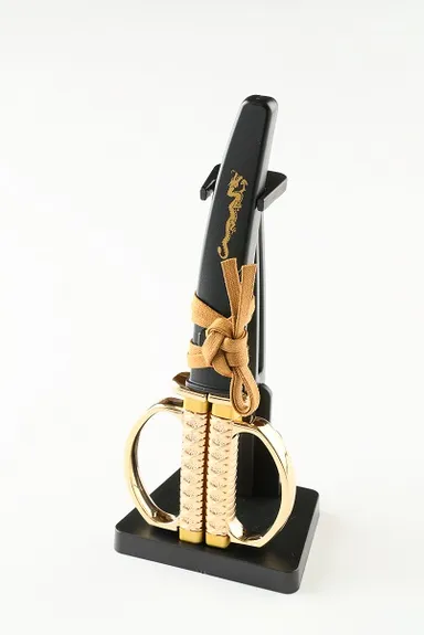 日本刀はさみ　金龍モデル 掛け台付き(1)