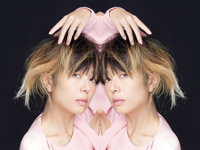 salyu × salyuがプラネタリウムのステージに登場
『LIVE in the DARK w/salyu × salyu』