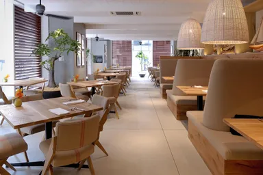  2F レストランエリア