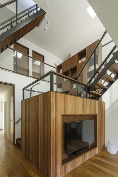 「スキップラウンジ」下の空間も上手に活用