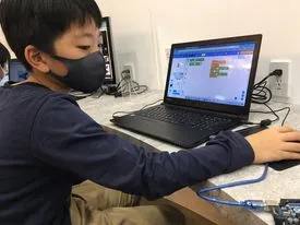 設計する生徒 1