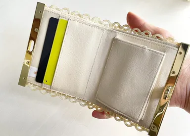 財布使用イメージ裏面