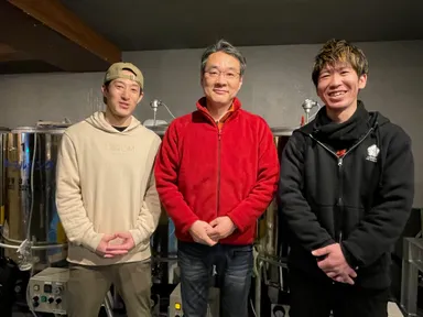 左から　LIBROM 穴見さん、吟天 小田切、LIBROM 柳生さん