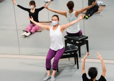 坂東先生　ストレッチ＆フロアバー