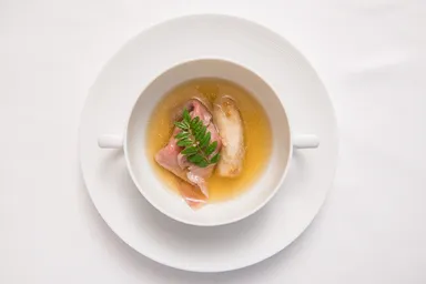 ≪小林市産宮崎牛サーロインのポシェと赤芽芋のソテー≫