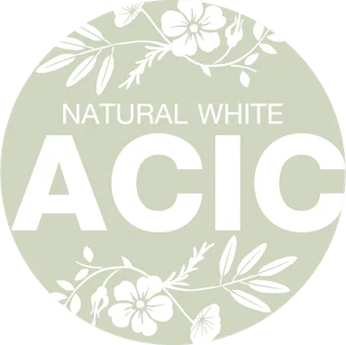 ACIC natural white ロゴ
