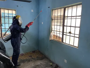 専門オペレーターによるIRS散布