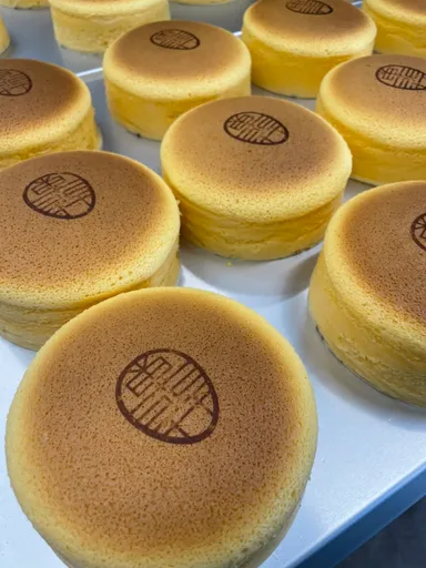 焼きたての窯焼きたまごスフレ