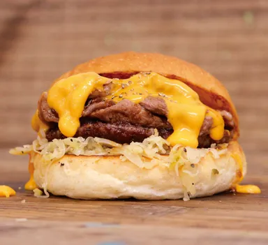 札幌＜ザ・チーズバーガーエッセン＞「チーズステーキバーガー」