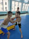 相撲をするウクライナの子供達2