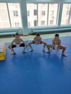 相撲をするウクライナの子供達3