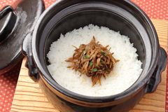 日本料理 新月／氷魚醤油炊きと近江米土鍋ご飯