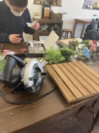 丸のこで板は切れませんでした