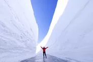 大迫力の雪の壁