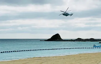 救助デモンストレーション時の中城保安部ヘリ