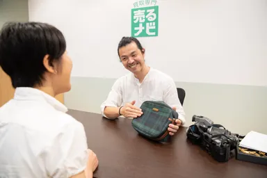 不用品を売るナビに持ち込む高齢者