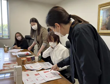 デザイン打ち合わせの様子