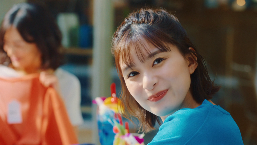 芳根京子の暮らしに密着！
寝起き姿からおめかしモードまで、ギャップにキュン！
シーン別でオシャレを楽しむ動画＆サイトオープン！
アイテムを選んで芳根京子を着せ替え！？
