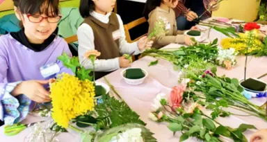 キッズベリー花育ラボ　通学レッスンでお友達と楽しく学べます